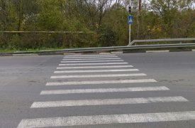Тульским пешеходам предлагают прыгать через отбойник