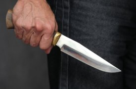 В состоянии аффекта отец заколол нерадивого сына ножом в живот