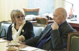 Алексей Дюмин предложил Алле Суриковой приглашать на фестиваль «Улыбнись, Россия!» звёзд мирового кино