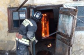 В Кимовском районе 22 пожарных тушили пылающий дом