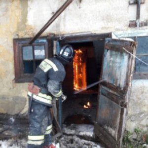 В Кимовском районе 22 пожарных тушили пылающий дом