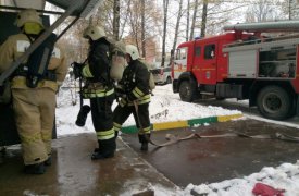 В Туле пожарные спасли мужчину из горящей квартиры