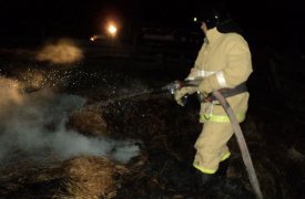 В Ефремове огонь уничтожил хранившееся сено