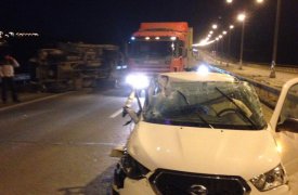 Под Тулой автоледи «вписалась» в грузовик
