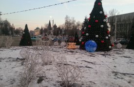 На Крестовоздвиженской площади засияют новогодние елки