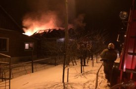 В Алексине около полуночи воспламенился жилой дом