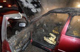 В Туле на ул. Дульной ночью загорелся автомобиль
