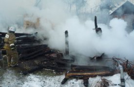 В Чернском районе сгорели дом и сарай