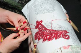 Школа ремёсел приглашает туляков обучиться кружевоплетению