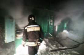 В Новомосковском районе сгорела торговая палатка
