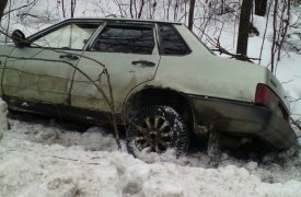 В Туле на ул Киреевской «девяносто девятая» валяется в кювете
