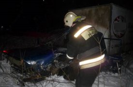 Под Тулой «пятерка» попала под грузовик