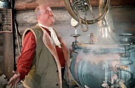 В Ясногорске «накрыли» гараж, где гастарбайтеры производили «паленку»