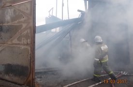 В Киреевском районе огнеборцы около часа тушили горящую ферму