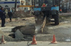 В Туле на проспекте Ленина из-за коммунальной аварии образовался провал