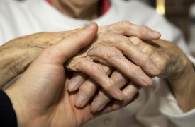 Туляк женился на 84-летней старушке ради квартиры