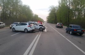 В Тульской области автоледи вылетела на встречную полосу: трое пострадавших