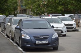 Туляки жалуются на парковку машин на улицах с односторонним движением