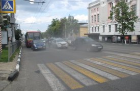 В центре Тулы столкнулись две «Лады Гранты»: госпитализирован 12-летний ребёнок