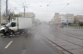 В центре Тулы столкнулись два грузовика