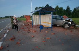 В Туле водитель «Лэнд Ровера» уснул за рулём и разнёс кирпичную постройку