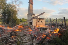 В Алексине в результате пожара от дома осталась одна печка