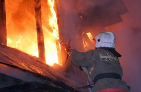В Заокском районе 9 пожарных тушили горящую дачу