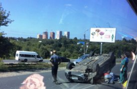 В Туле «Мазда» перевернулась кверху колёсами