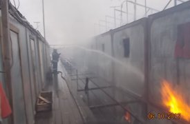 В Киреевске 16 пожарных тушили строительные вагончики