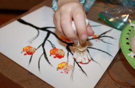 Маленьких туляков и их родителей приглашают на мастер-класс «Осеннее дерево»
