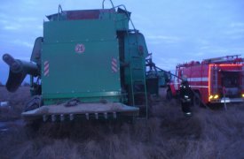 В Тульской области загорелся комбайн