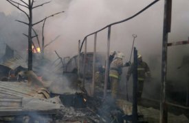 На пожаре в Плеханово погиб мужчина и сгорел автомобиль