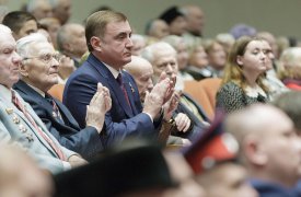 Алексей Дюмин в День обороны Тулы наградил выдающихся жителей города