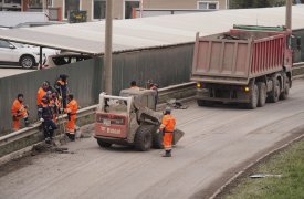 За неделю на дороги Тулы высыпали почти 2 тонны песчано-соляной смеси