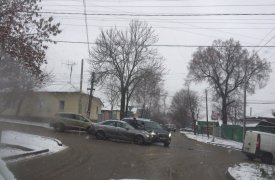 В Туле две иномарки не поделили проезжую часть на Тимирязева