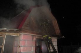Рано утром в Тульской области полыхала баня