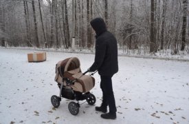 В Новомосковске вора выдала пустая детская коляска