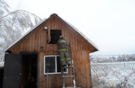 Жители Суворовского района теперь не парятся: баня сгорела