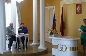 В Туле семью Карташевых поздравили с 60-летним юбилеем супружеской жизни