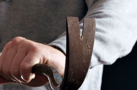 В Щекино мигрант убил гвоздодёром хозяйку квартиры