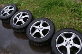 В Зареченском районе у женщины украли покрышки