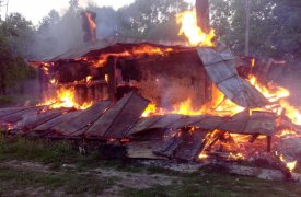 В Ясногорском районе полыхал нежилой дом