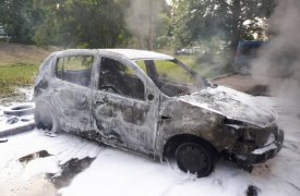 На улице Фучика в Туле загорелись два автомобиля