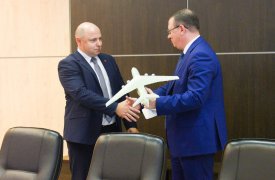 Делегация Тульской области посетила ульяновский завод по производству агрегатов для авиации