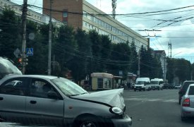 В Туле на перекрёстке ул. Первомайской и пр. Ленина столкнулись миникупер и ЗАЗ