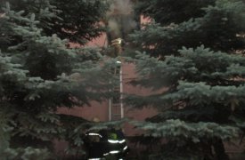 В Узловой 10 пожарных тушили заброшенное здание