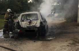 В Алексине огонь уничтожил иномарку «Киа Спортейдж»
