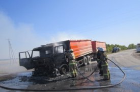 На трассе в Ефремове сгорел «Камаз» с прицепом