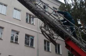 В Туле 11 пожарных тушили квартиру на ул. Кирова