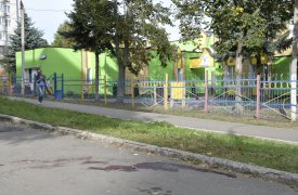 В Туле напротив детского сада лежит окровавленный труп мужчины